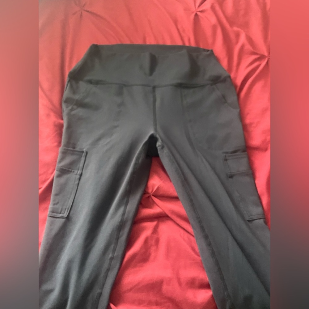 Leggings with pockets!